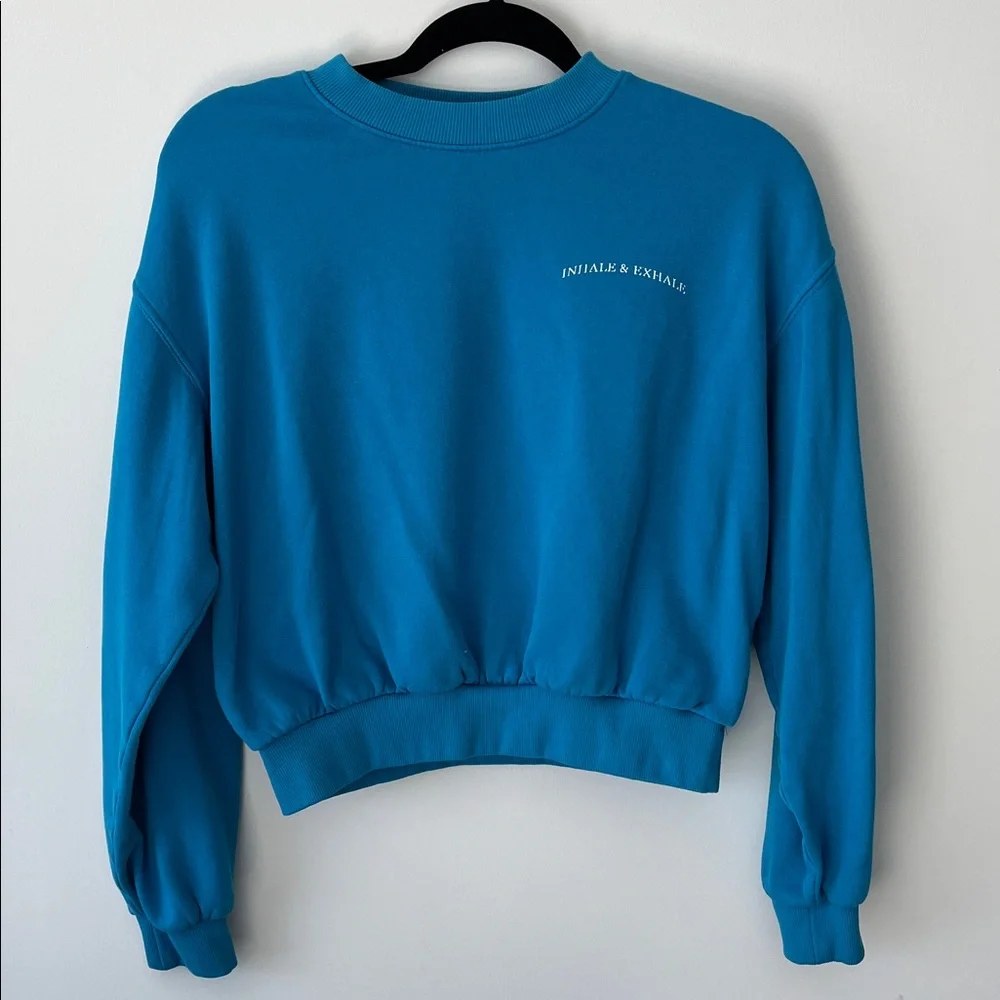 H&M, Divided Vibrant Blue Top.
Size: Women US XS
Used condition - Picture 1 of 2